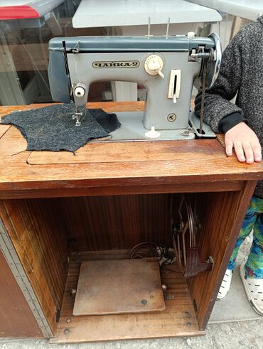 швей машин: Швейная машина Chayka, Швейно-вышивальная