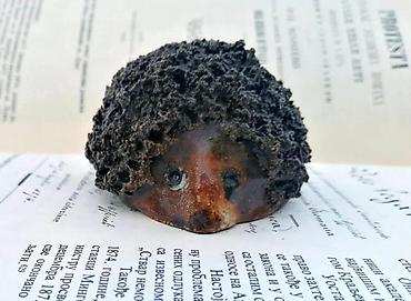 Figure: JEŽ vintage umetnička keramika. Umetnička keramika. Dimenzije cca: 8 x — 1