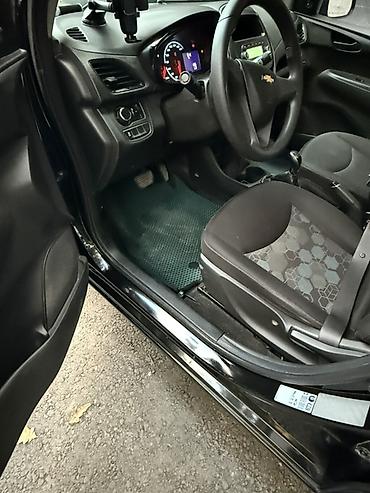 100 с4: Chevrolet Spark: 2017 г., 0.1 л, Вариатор, Бензин, Хэтчбэк — 3