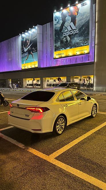 2023: Toyota Corolla: 2023 г., 1.8 л, Вариатор, Гибрид — 4