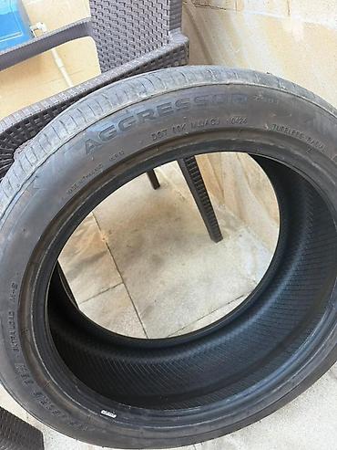 orta panel: İşlənmiş Şin Goodride 235 / 45 / R 19 — 5