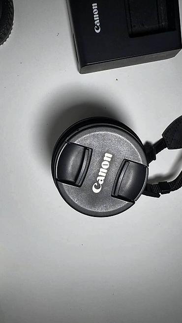 Фотоаппараты: Зеркальная камера Canon EOS 2000D с комплектом аксессуаров. Состав — 5