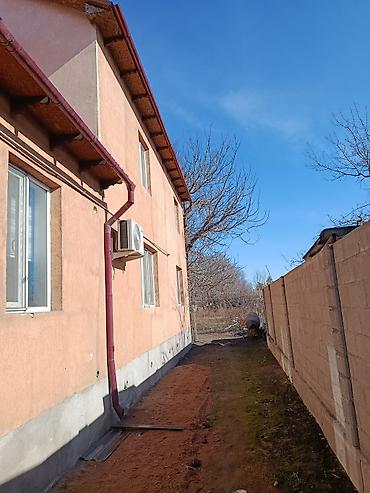 Продажа домов: Продаётся жилой дом с участком. - Капитальный двухэтажный дом из — 2