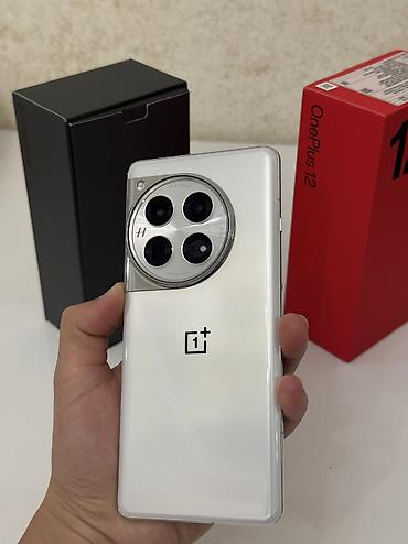 OnePlus: OnePlus 12, Б/у, 256 ГБ, цвет - Белый, 2 SIM — 13
