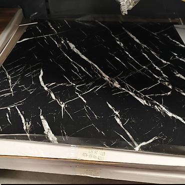 Ostalo: Podne obloge gumirane 
Samolepljive 
Cena po komadu 650 din
60*60cm — 4
