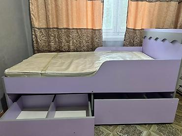 Детская кровать с выдвижными ящиками и бортиком - Размер спального