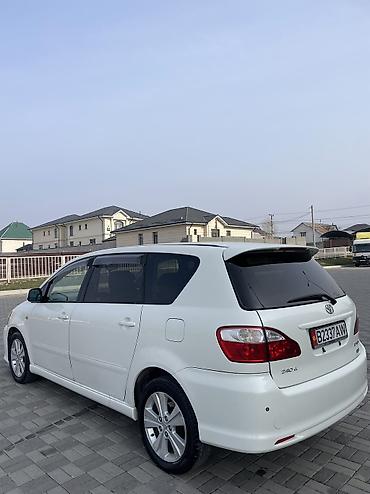 Toyota: Toyota Ipsum: 2004 г., 2.4 л, Автомат, Бензин, Минивэн — 5