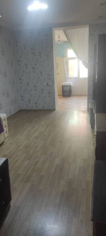 Uzunmüddətli kirayə evlər: Xətai Rayonu NZS Qəsəbəsi 165 Nömrəli Məktəb Həyət Evi 3 otaq. Mərtəbə — 3