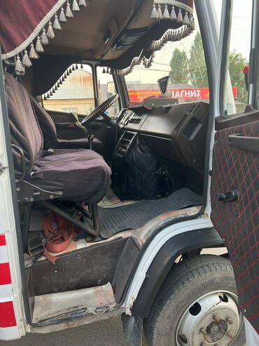 жол тандабас унаалар: Жүк ташуучу унаа, Mercedes-Benz, Стандарт