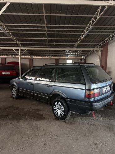 Volkswagen: Volkswagen Passat: 1989 г., 1.8 л, Механика, Бензин, Универсал