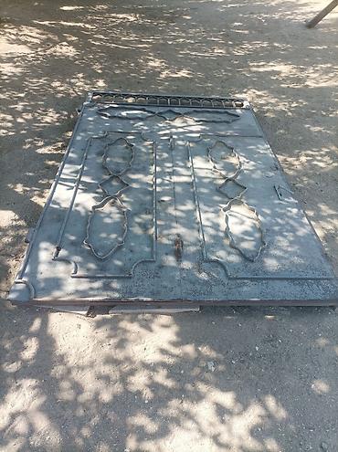 darvza: Metaldan hazırlanmış darvaza Dözümlüdür hündürlüyü 2.8 m Eni 3.6m - — 1