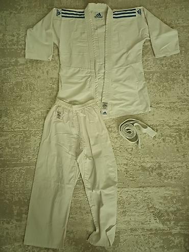 mini araba: Adidas judo kimano dəsti - Brend: Adidas (loqolar və çiyinlərdə 3 — 1