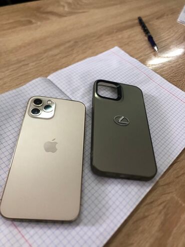 чехлы на айфон хр: IPhone 12 Pro, Б/у, 256 ГБ, Золотой, Чехол