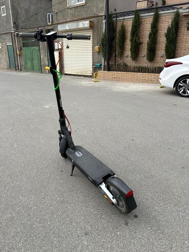 велотренажер купить в баку: Süret 25, 60 km mesafe qet edir 1 ayın scooteridi heç bir pramlem
