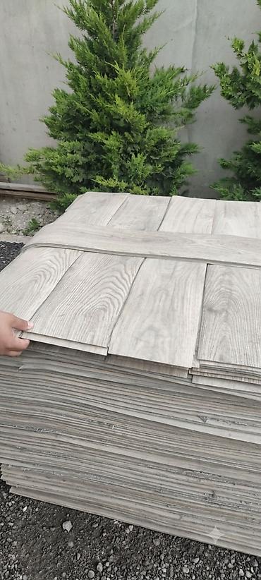 ucuz laminat satiram: LVT vinil pvc laminat doseme ucun satilir.Agac teksturalidir. 1 — 8