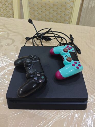 Hazır biznes: Ps 4 slim iki joystik,kabeller, ustada olmayib,yaxşi veziyetdedi