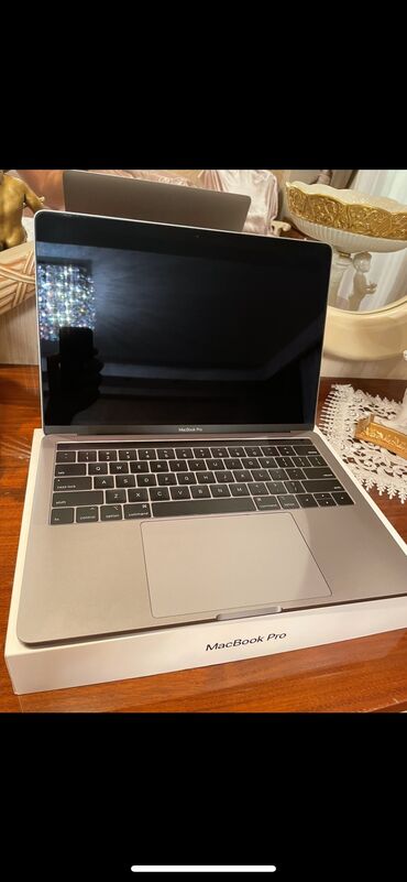 macbook lalafo: Macbook Pro 13|2019 Touchbar 4 Thunderbold . Special order 16ram