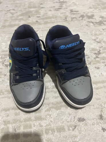 купить туфли для девочки в школу: Оригинал Heelys.Натуральная кожа.
Покупали дорого
