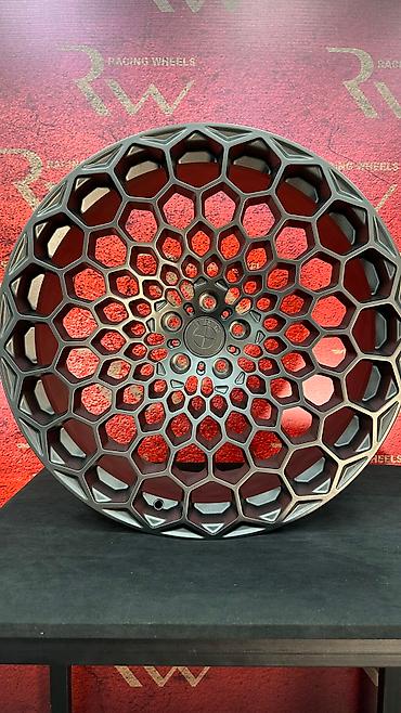 Диски: Диски R 22 BMW, отверстий - 5, Новый — 7