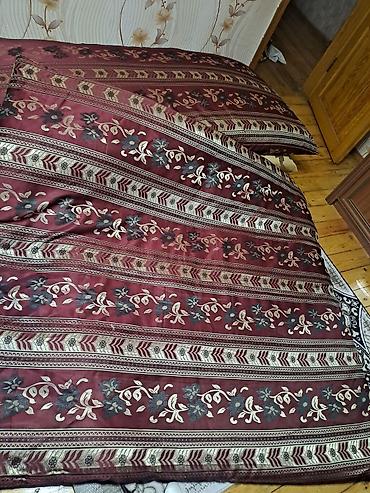 Digər mebel: Taxt döşəyi 30manat.Qalan tək döşəklər hərəsi 10 manatdır. Təbii qoyun — 2