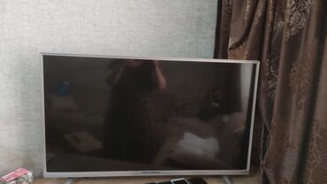 İnformatika: Hoffmann LED televizor - Ekran: təxminən 109" diaqonal (çərçivəsiz