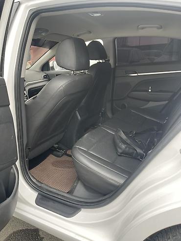 sprinter 4 4: Hyundai Avante: 2018 г., 1.6 л, Автомат, Бензин, Седан — 8