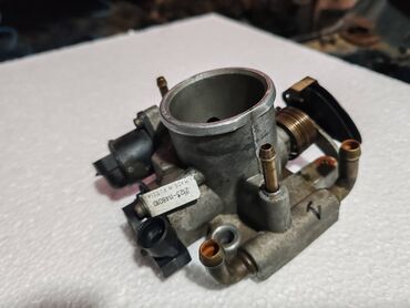 Auto delovi: Klapna gasa Lada 21214 Niva 1.7i br.1. Polovno, ocuvano. Skinuto sa — 7