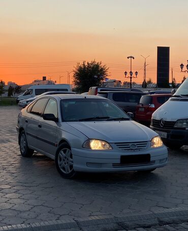 Toyota: Toyota Avensis: 2002 г., 1.8 л, Автомат, Бензин, Хэтчбэк