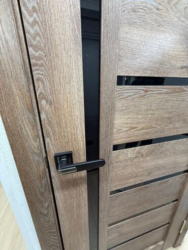 буу терезе эшик: Межкомнатная дверь со стеклом, МДФ, В лофт стиле, цвет - Коричневый