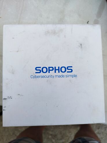 Modemlər və şəbəkə avadanlıqları: Sophos acces point yenidir 100 azn elde artq qaldigi ucun satilir
