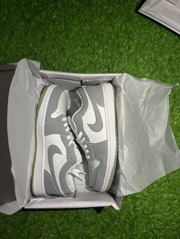 купить кроссовки найк оригинал мужские: Мужские кроссовки, 41, Nike, Новый, цвет - Серый, Самовывоз, Платная доставка