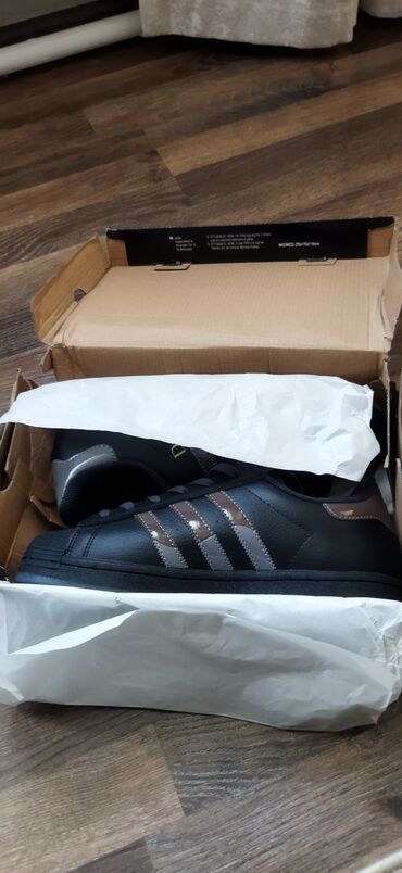 обувь кеды: Продаю кроссовки Adidas superstar x dime. Размер 40. Отличное