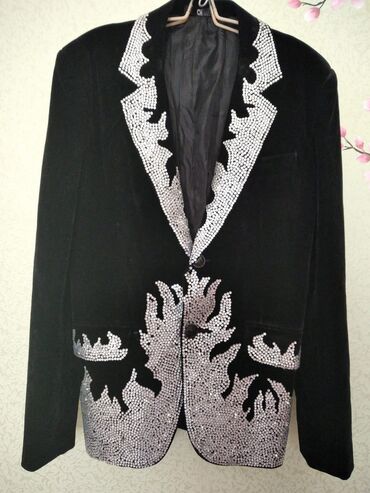 продаю пиджак: Костюм XL (EU 42), цвет - Черный