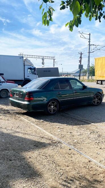 Mercedes-Benz: Mercedes-Benz 240: 2.4 l | 1998 il Sedan — 15