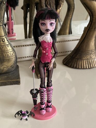 usaga oxsayan kuklalar: Monster high kukla. кукла монстер хайproblemi yoxdur. Draculaura