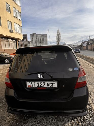 Honda: Honda Fit: 2002 г., 1.3 л, Вариатор, Бензин, Седан