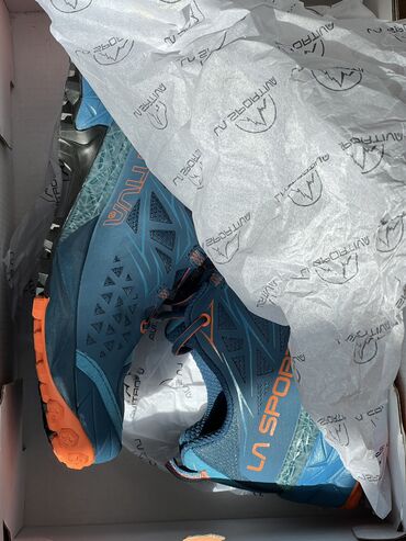 мужской обувь зимний: Трейловые кроссовки от LaSportiva Akyra, кроссовки мало мерят