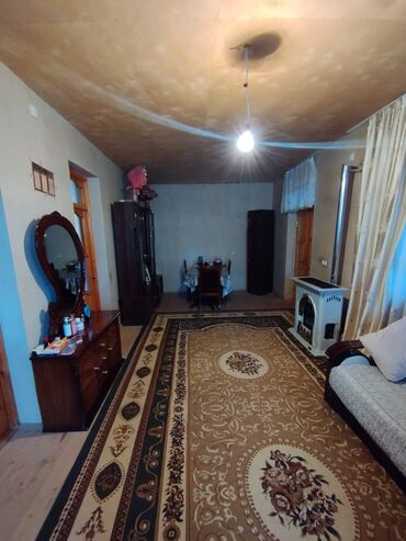 Həyət evləri və villaların satışı: Ev Məhsəti qəsəbəsində ( Sevinc qəsəbəsi) 9cu küç. Zöhrab Aslanov — 11