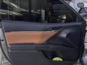 Toyota: Toyota Camry: 2023 г., 2.5 л, Вариатор, Гибрид, Седан — 7
