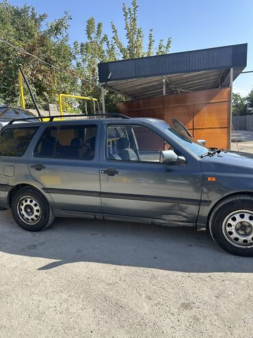 волксваген жетта: Volkswagen Golf: 1995 г., 1.8 л, Механика, Бензин, Универсал