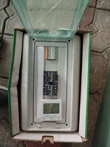 отдам телевизоры: Электрический щит, Пластиковые, Schneider Electric