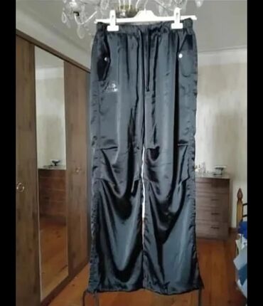 CD, DVD disklər və kassetlər: 1-i,1,azn. M,38,(R) İşlənmiş. 20,ədəddən,aşağı,mal,satılmiır — 28