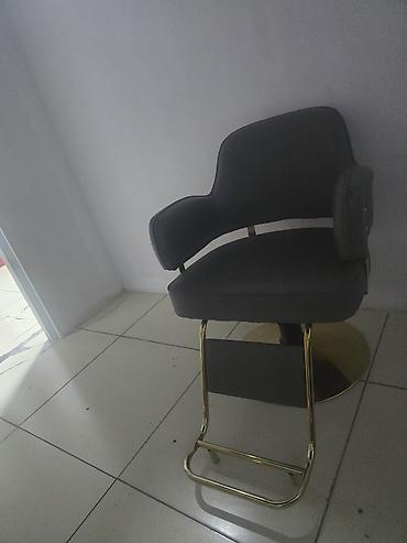 Сулуулук салондору үчүн жабдуулар: 📢 ПАРИКМАХЕРСКОЕ КРЕСЛО САТЫЛАТ! 💇‍♀️ ✨ Бардыгы болуп: 2 штук 💰 Өзүм — 1