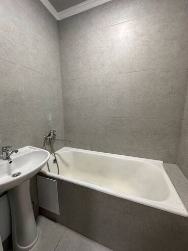 Продажа квартир: 3 комнаты, 105 м², 105 серия, 4 этаж, Евроремонт