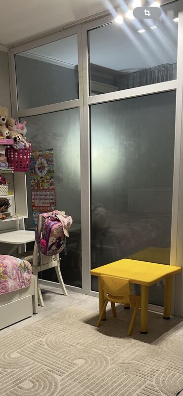 продаю бу шифоньер: Пластик эщик, Жалгыз жалбырак, Турция, 270 * x 350 см, Колдонулган