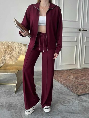 Gornji i donji deo: Komplet trenerka S M L XL 2XL Cena 3300 din — 4