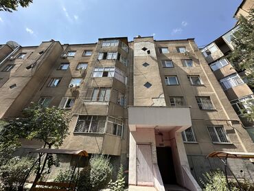 срочно продаётся 1 комнатная квартира в районе ошского рынка по улице кенсуйская: 4 бөлмө, 91 кв. м, Жеке план, 5 кабат, Косметикалык ремонт
