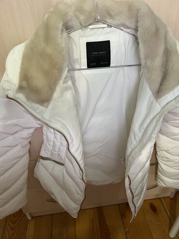 купальник xs: Женская куртка Zara, XS (EU 34), цвет - Белый