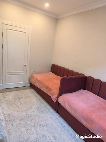 Продажа коттеджей и домов: ✨ Уютный Дом 📍 Локация: г. Бишкек, ж/м Ак-Ордо1! 🏠 Площадь: 125.6 м² — 10