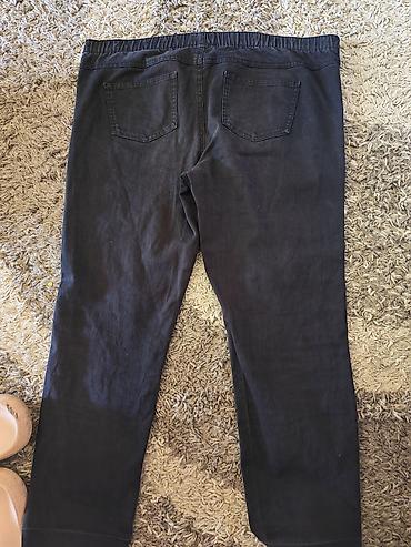 commense clothing: C&A farmerke
Plici model
Br.44 — 3